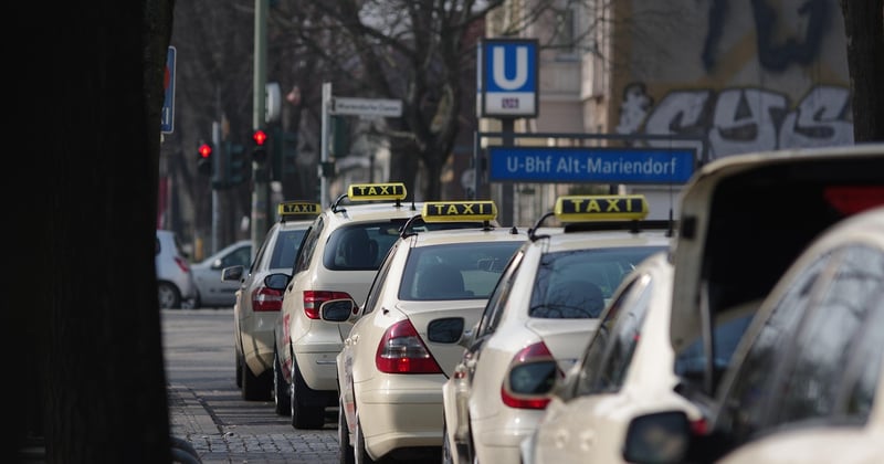 Assurance taxi parisien en 2026 : aéroports, gares et garanties à vérifier